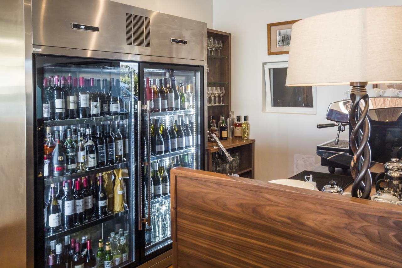 Schulphoek Seafront House Hermanus Εξωτερικό φωτογραφία A wine cooler